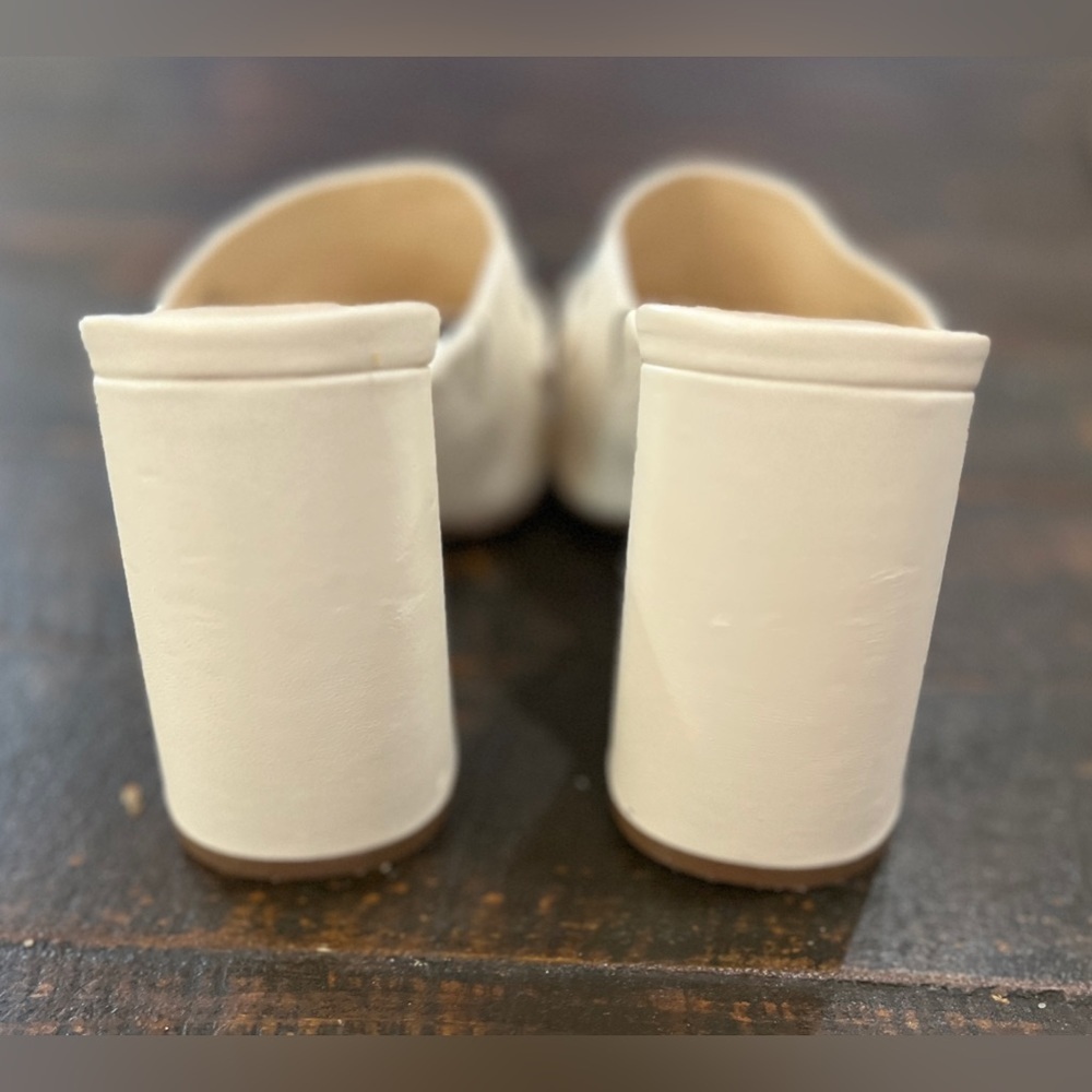 Vince Camuto  Gessien Slide Sandal - Picture 4 of 6